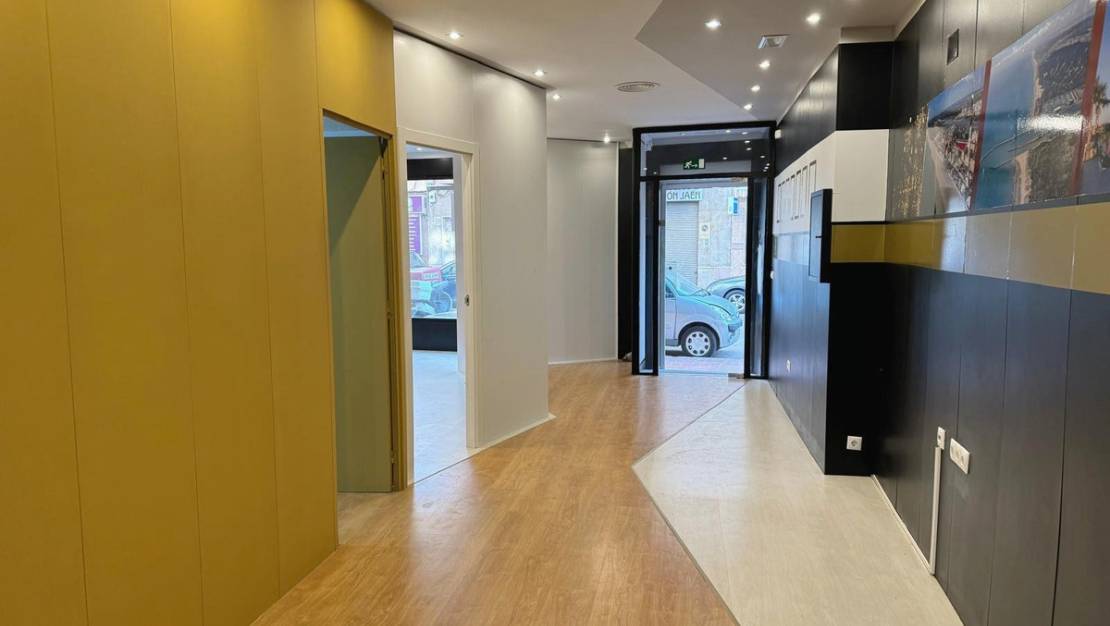 Sale - Commercial property - Guardamar del Segura - Guardamar del Segura Centro