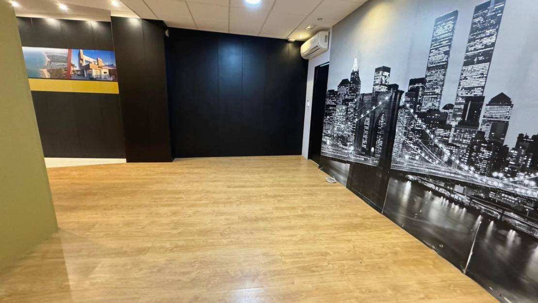 Sale - Commercial property - Guardamar del Segura - Guardamar del Segura Centro