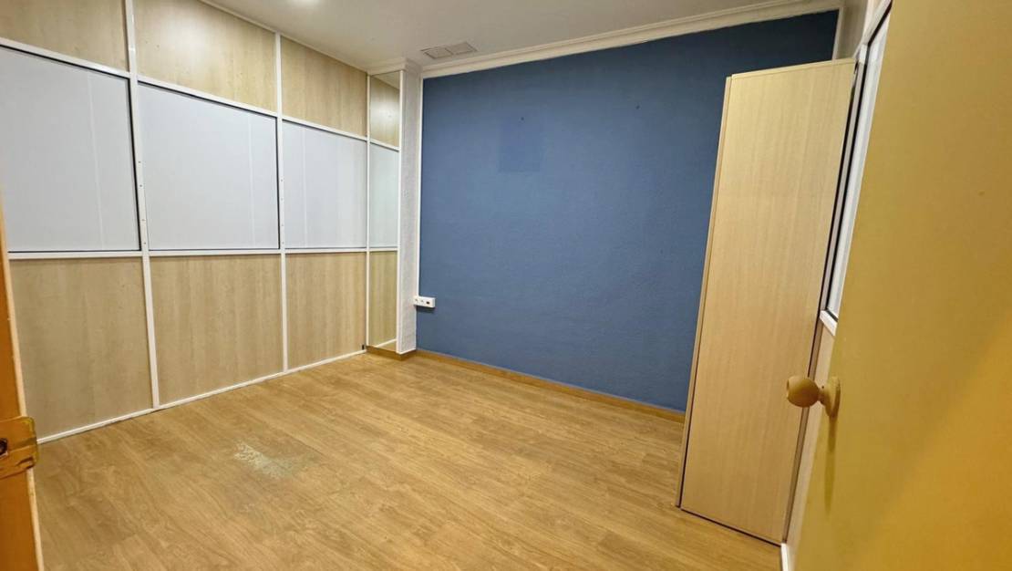 Sale - Commercial property - Guardamar del Segura - Guardamar del Segura Centro