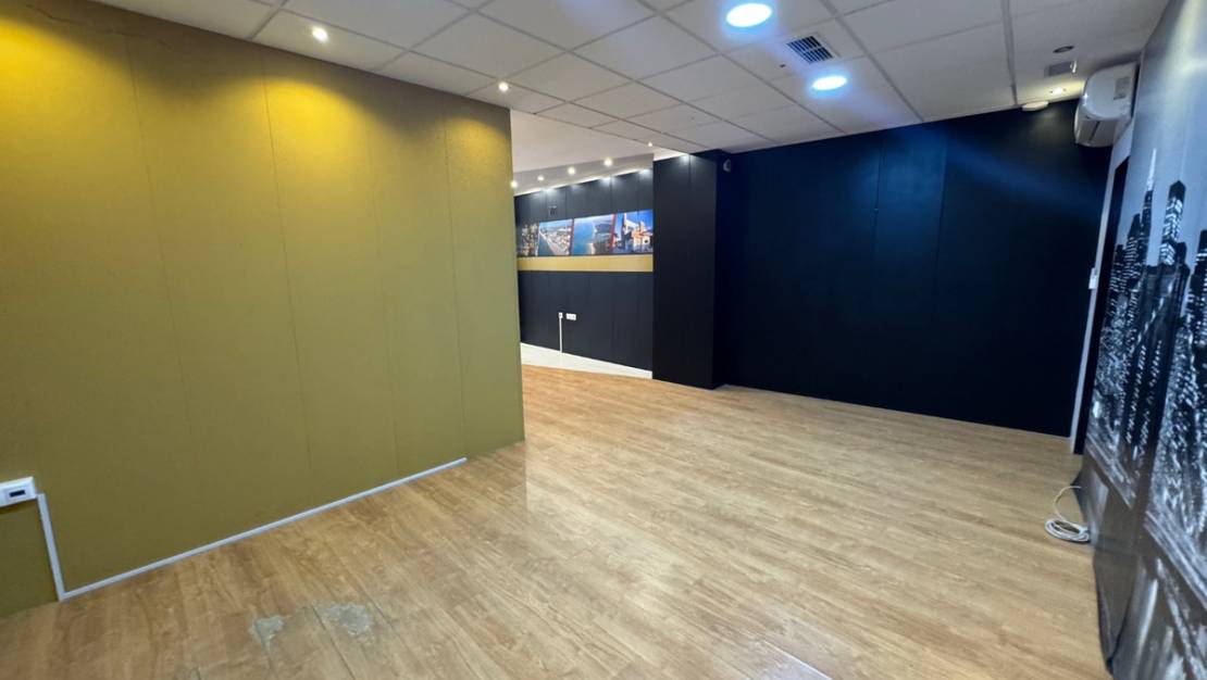 Sale - Commercial property - Guardamar del Segura - Guardamar del Segura Centro