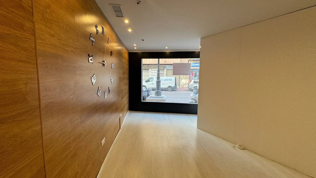 Sale - Commercial property - Guardamar del Segura - Guardamar del Segura Centro