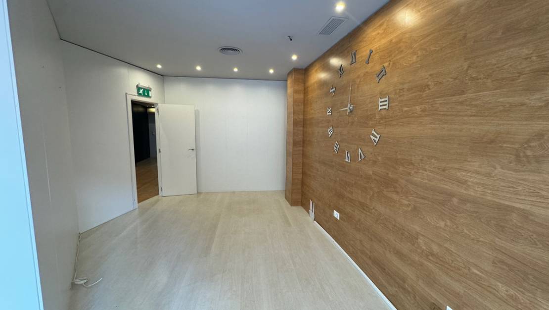 Sale - Commercial property - Guardamar del Segura - Guardamar del Segura Centro