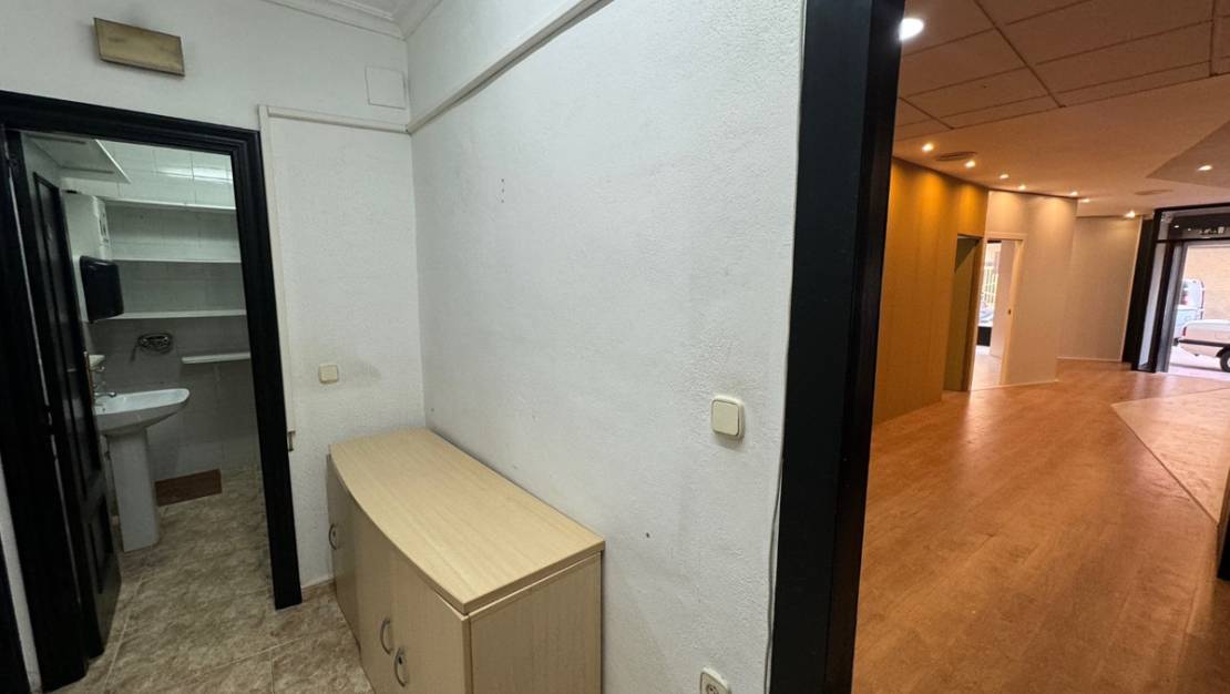 Sale - Commercial property - Guardamar del Segura - Guardamar del Segura Centro