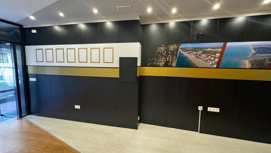 Sale - Commercial property - Guardamar del Segura - Guardamar del Segura Centro