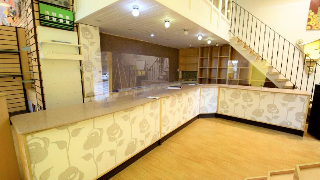 Sale - Commercial property - Guardamar del Segura - Guardamar del Segura Centro