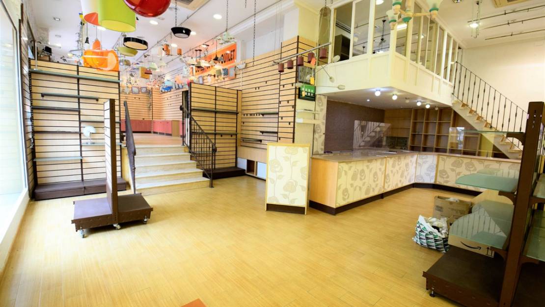 Sale - Commercial property - Guardamar del Segura - Guardamar del Segura Centro