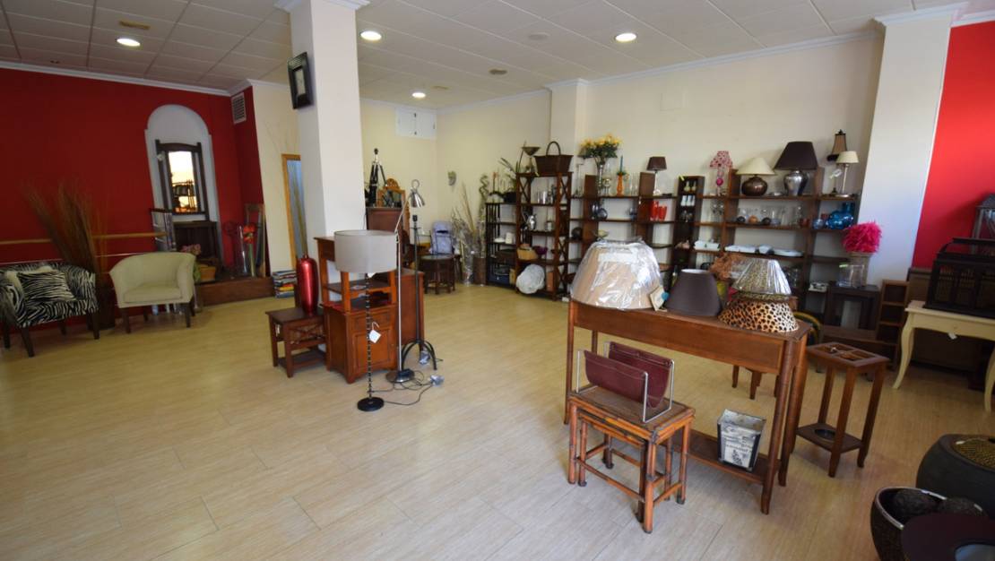 Sale - Commercial property - Guardamar del Segura - Guardamar del Segura Centro
