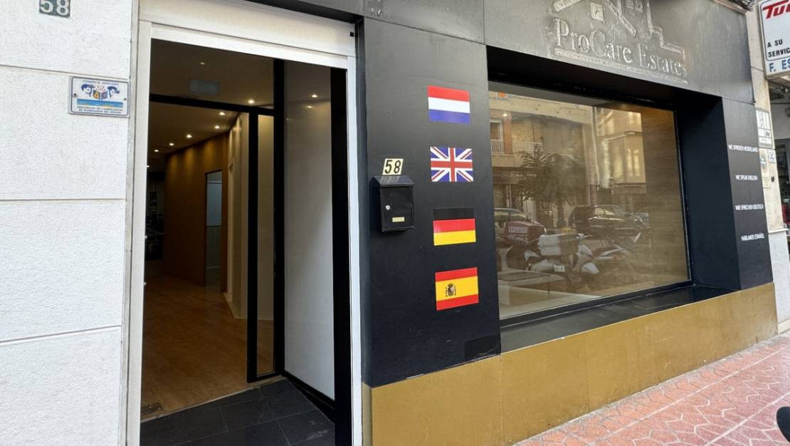 Sale - Commercial property - Guardamar del Segura - Guardamar del Segura Centro