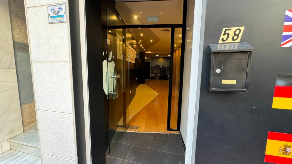 Sale - Commercial property - Guardamar del Segura - Guardamar del Segura Centro