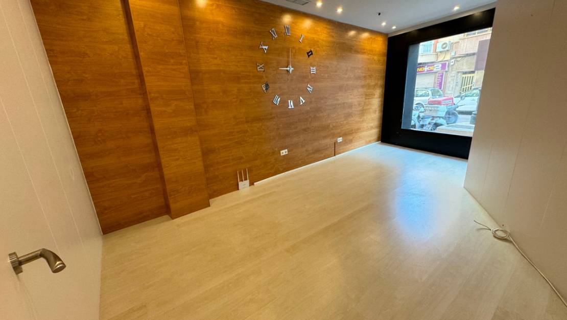 Sale - Commercial property - Guardamar del Segura - Guardamar del Segura Centro