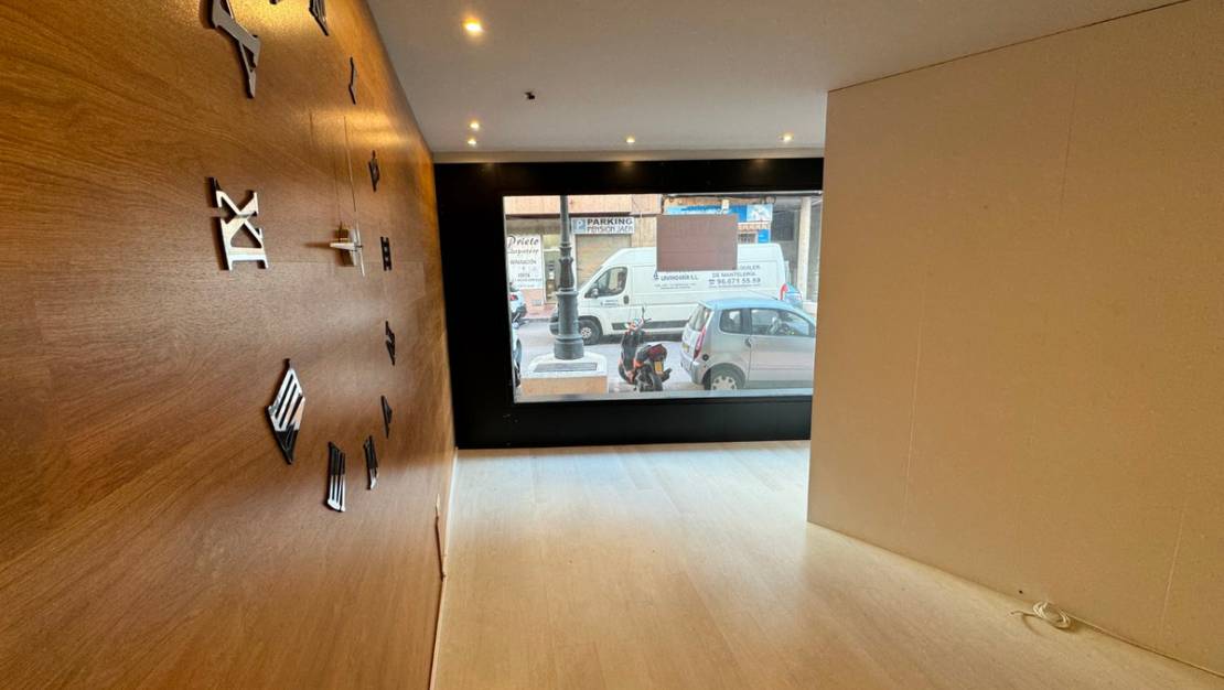 Sale - Commercial property - Guardamar del Segura - Guardamar del Segura Centro