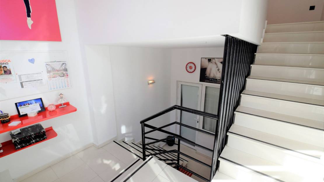 Sale - Commercial property - Guardamar del Segura - Guardamar del Segura Centro