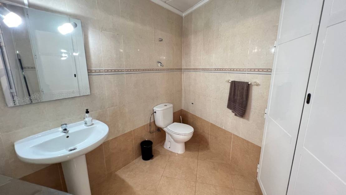 Sale - Commercial property - Guardamar del Segura - Guardamar del Segura Centro