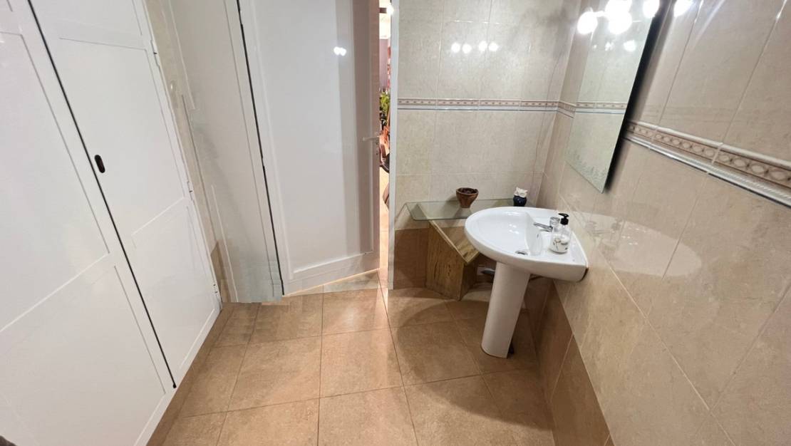 Sale - Commercial property - Guardamar del Segura - Guardamar del Segura Centro