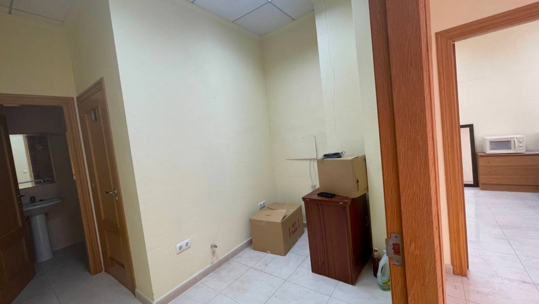 Sale - Commercial property - Guardamar del Segura - Guardamar del Segura Centro