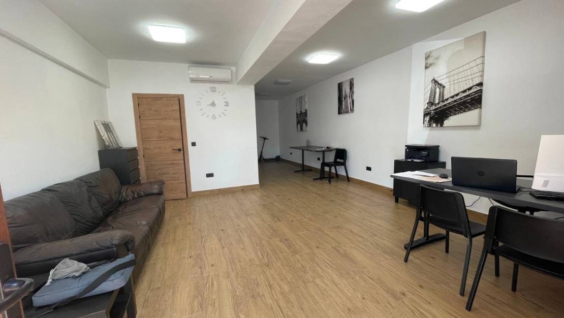 Sale - Commercial property - Guardamar del Segura - Guardamar del Segura Centro