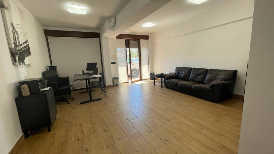 Sale - Commercial property - Guardamar del Segura - Guardamar del Segura Centro