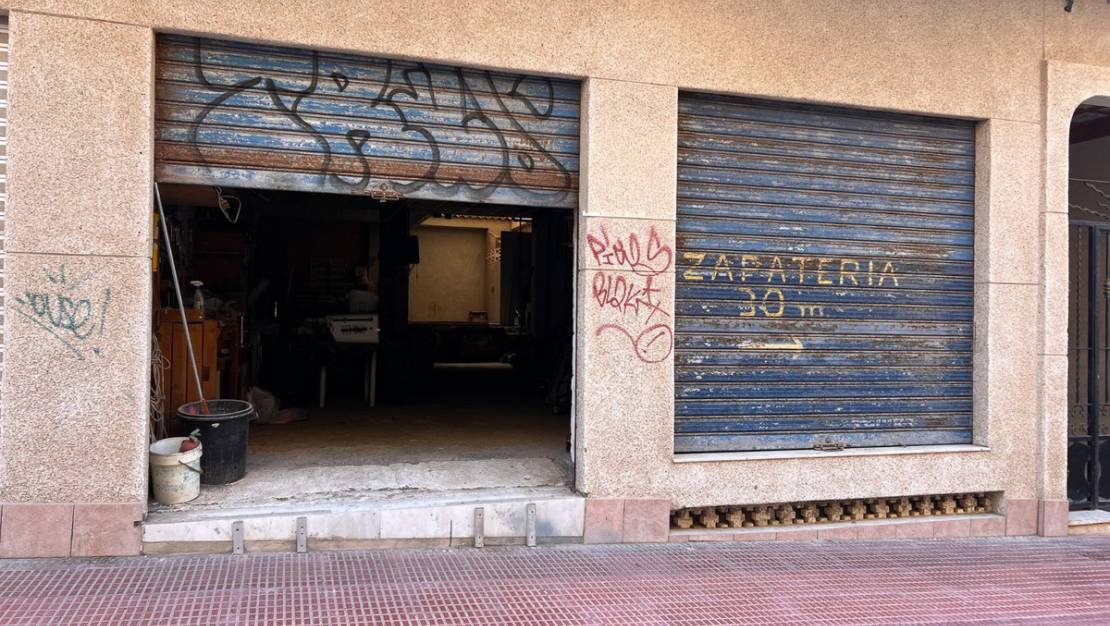 Sale - Commercial property - Guardamar del Segura - Guardamar del Segura Centro