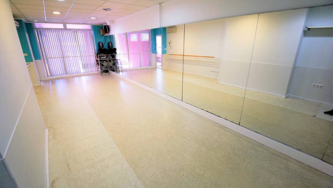 Sale - Commercial property - Guardamar del Segura - Guardamar del Segura Centro