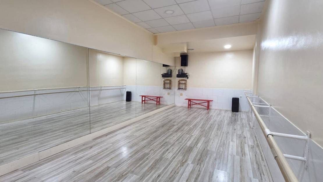 Sale - Commercial property - Guardamar del Segura - Guardamar del Segura Centro