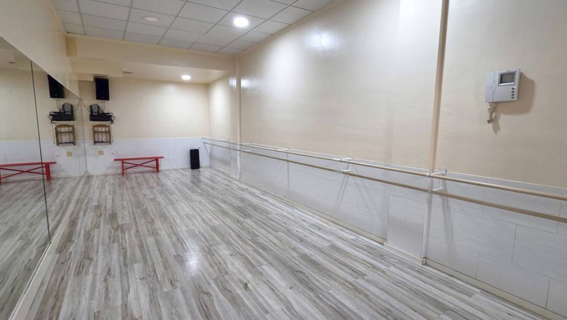 Sale - Commercial property - Guardamar del Segura - Guardamar del Segura Centro