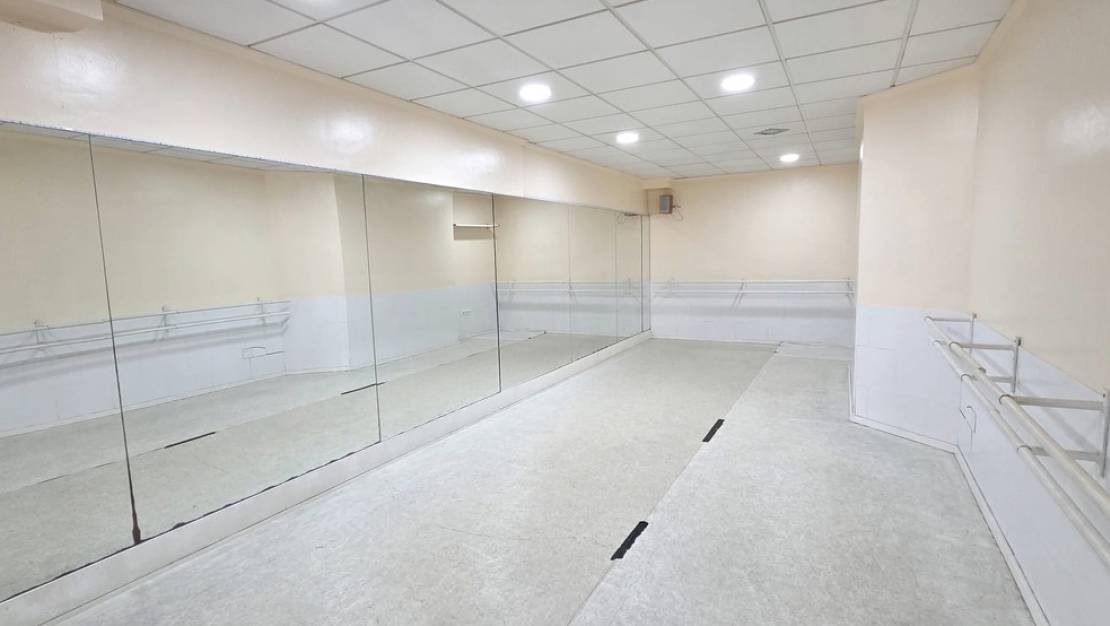 Sale - Commercial property - Guardamar del Segura - Guardamar del Segura Centro