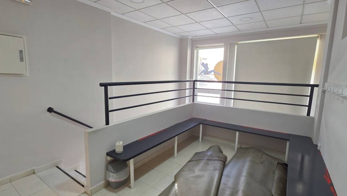 Sale - Commercial property - Guardamar del Segura - Guardamar del Segura Centro