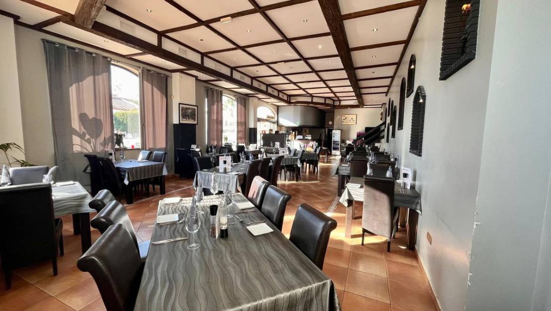 Sale - Commercial property - Guardamar del Segura - Guardamar del Segura Centro