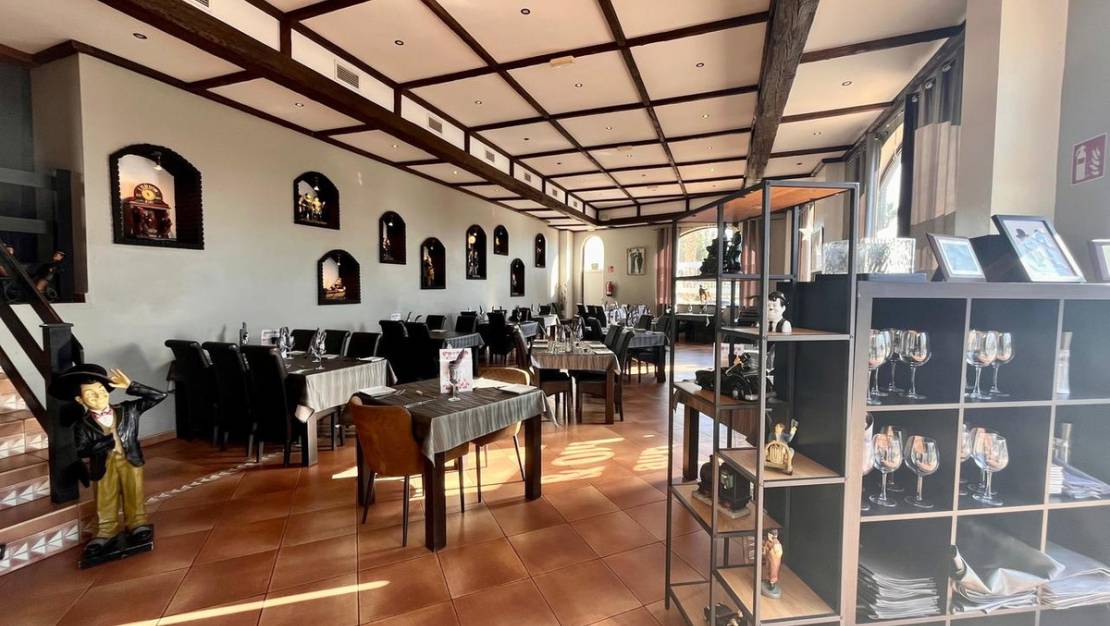 Sale - Commercial property - Guardamar del Segura - Guardamar del Segura Centro