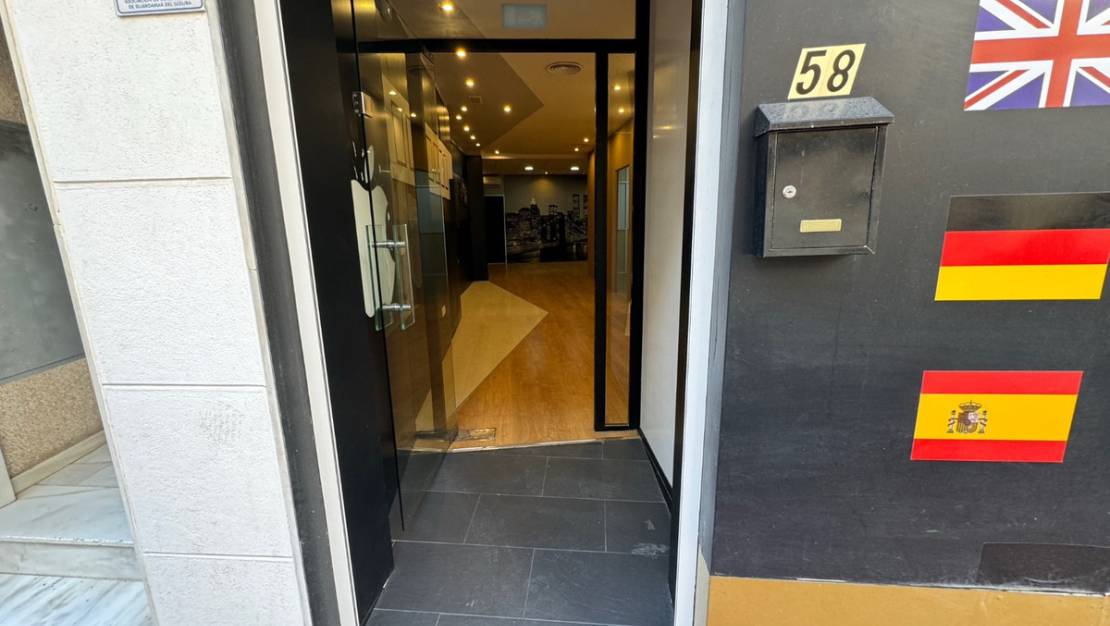 Sale - Commercial property - Guardamar del Segura - Guardamar del Segura Centro