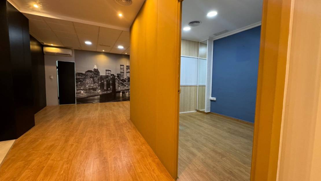 Sale - Commercial property - Guardamar del Segura - Guardamar del Segura Centro