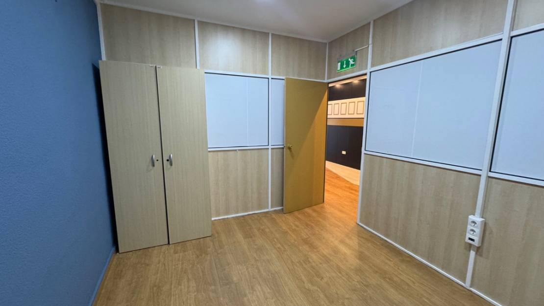 Sale - Commercial property - Guardamar del Segura - Guardamar del Segura Centro