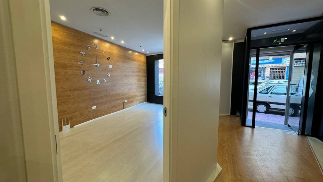 Sale - Commercial property - Guardamar del Segura - Guardamar del Segura Centro