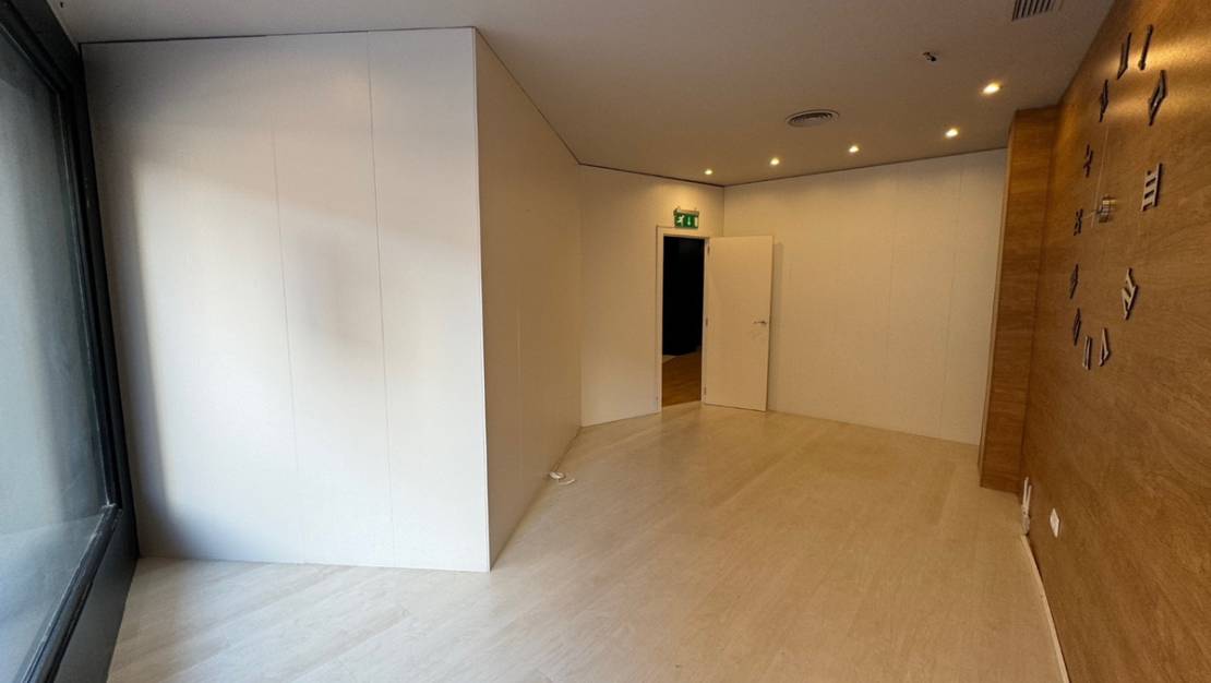 Sale - Commercial property - Guardamar del Segura - Guardamar del Segura Centro