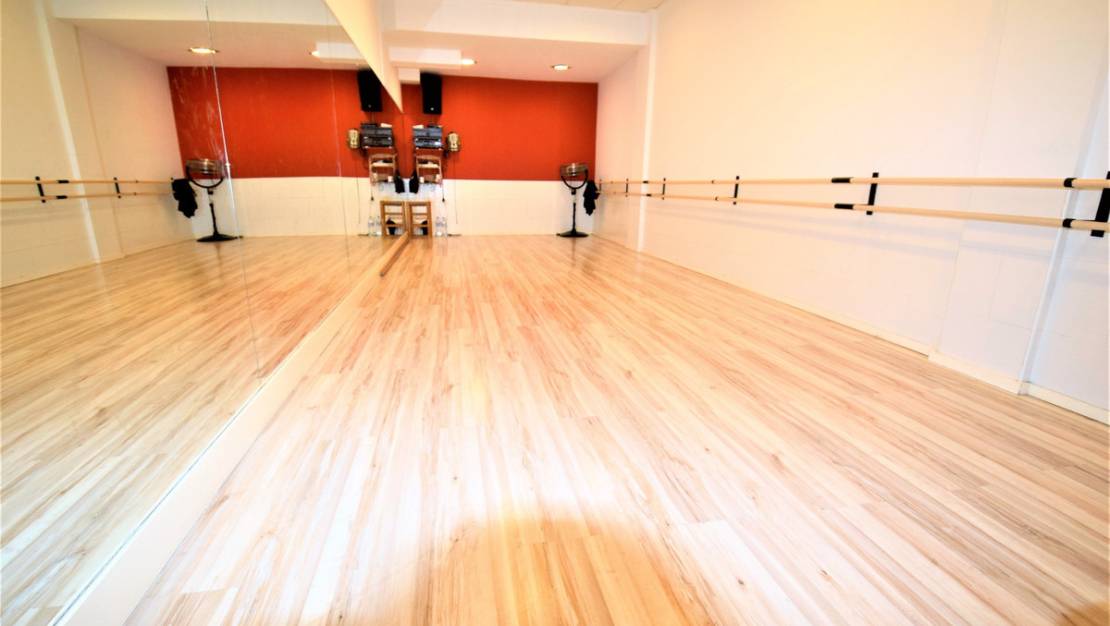 Sale - Commercial property - Guardamar del Segura - Guardamar del Segura Centro