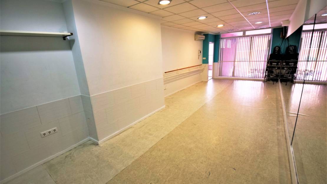 Sale - Commercial property - Guardamar del Segura - Guardamar del Segura Centro