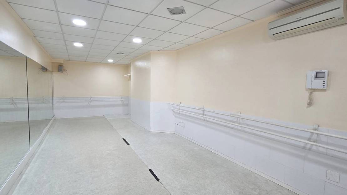 Sale - Commercial property - Guardamar del Segura - Guardamar del Segura Centro