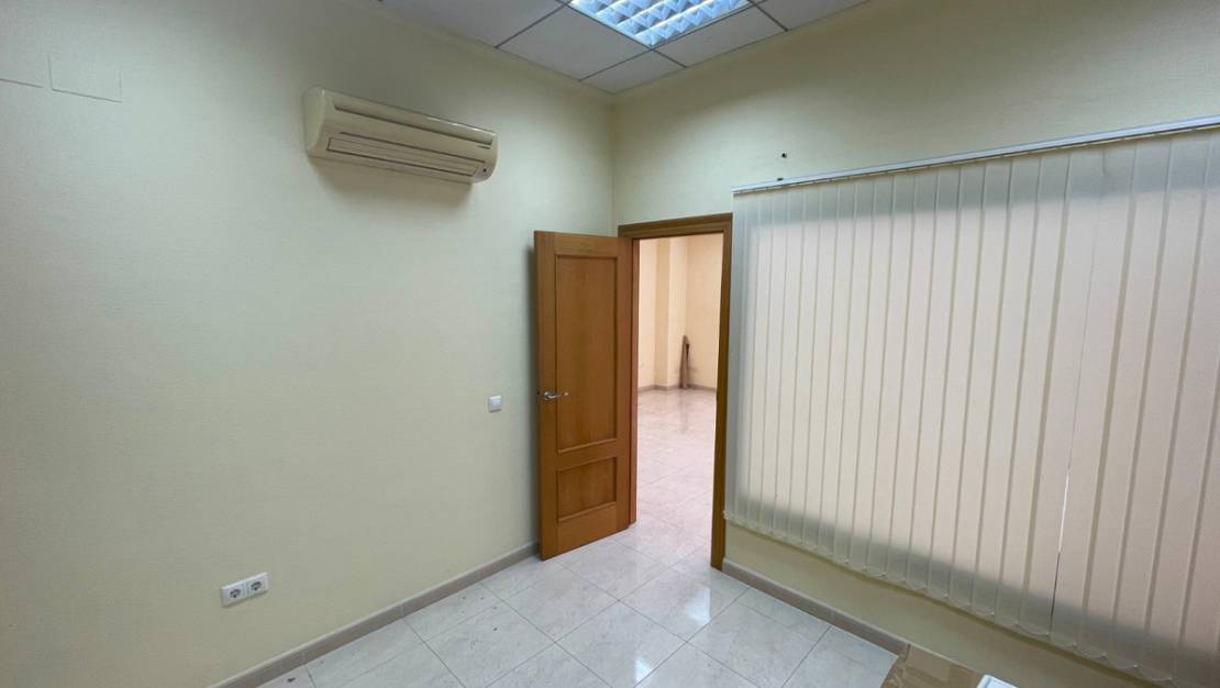 Sale - Commercial property - Guardamar del Segura - Guardamar del Segura Centro