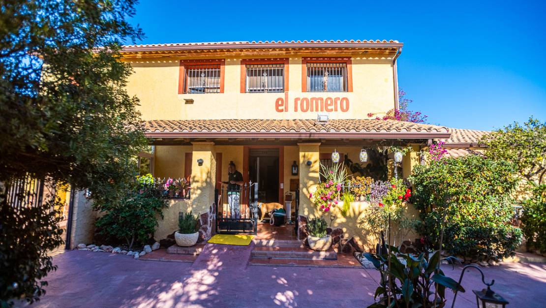 Sale - Commercial property - Hondón de las Nieves - Hondón de las Nieves Centro