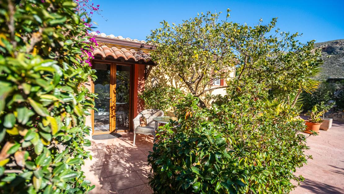 Sale - Commercial property - Hondón de las Nieves - Hondón de las Nieves Centro