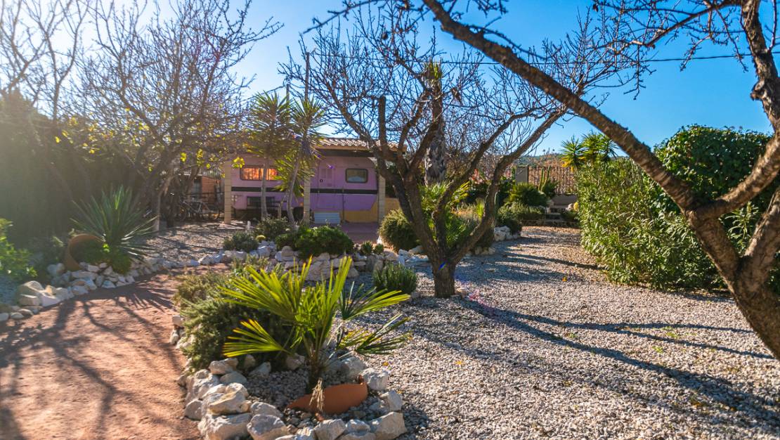 Sale - Commercial property - Hondón de las Nieves - Hondón de las Nieves Centro