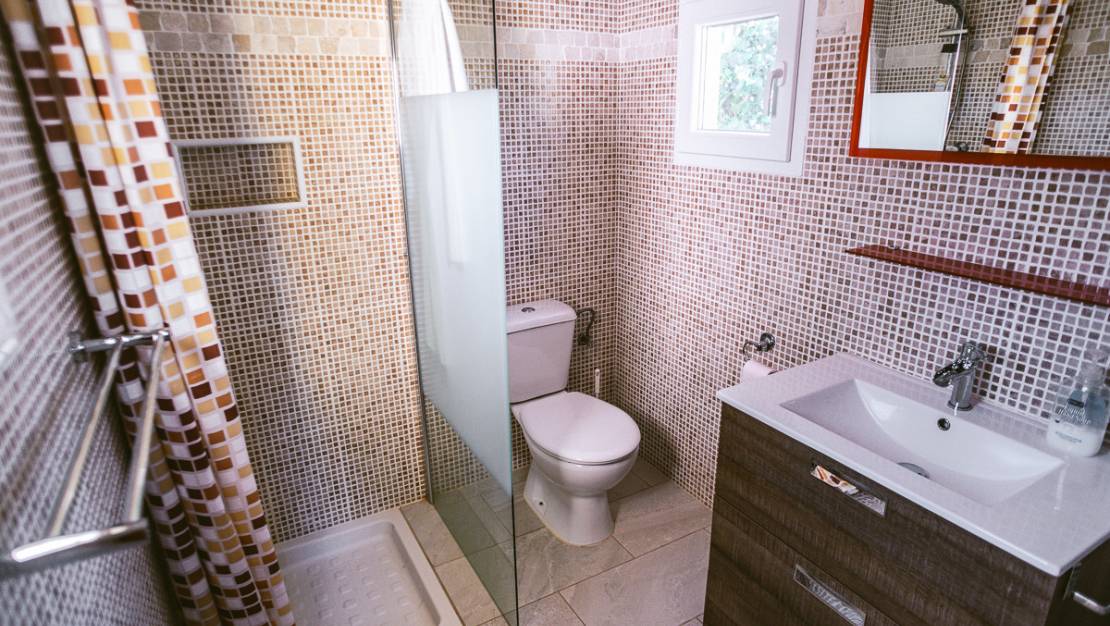 Sale - Commercial property - Hondón de las Nieves - Hondón de las Nieves Centro