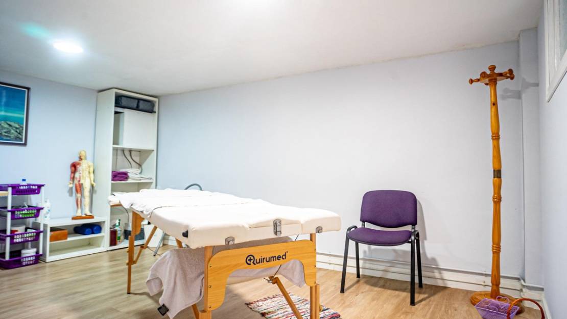 Sale - Commercial property - L'Alfás del Pi - L'Alfás del Pi Centro