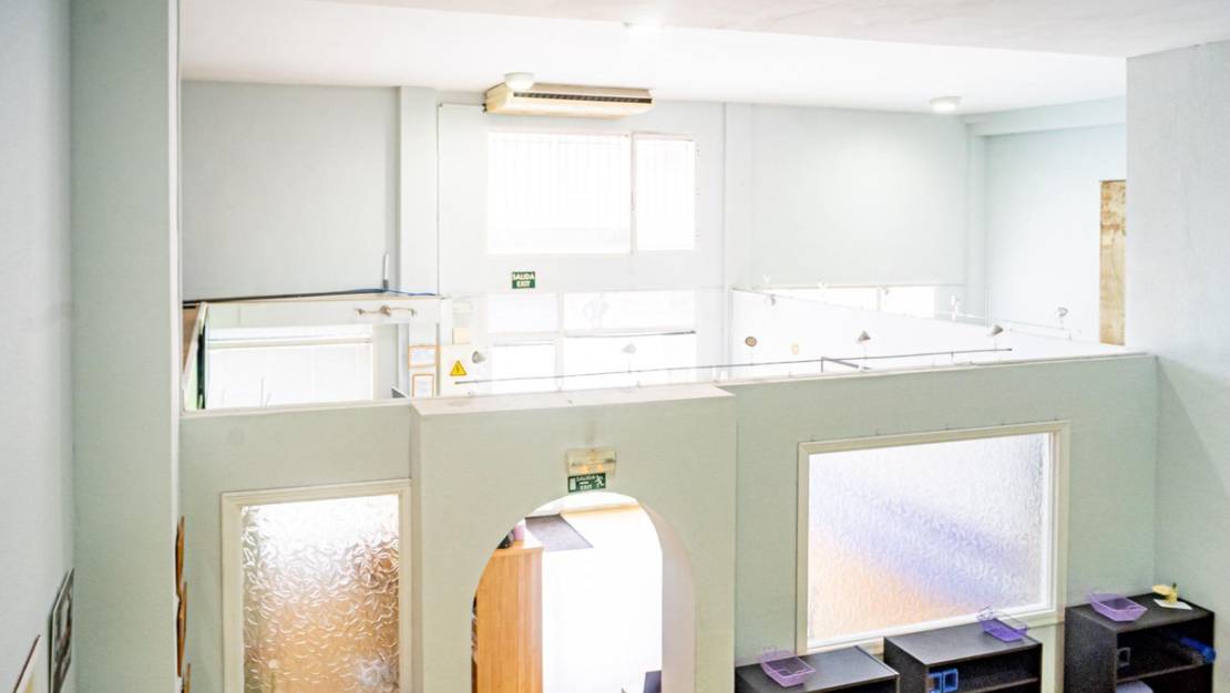 Sale - Commercial property - L'Alfás del Pi - L'Alfás del Pi Centro