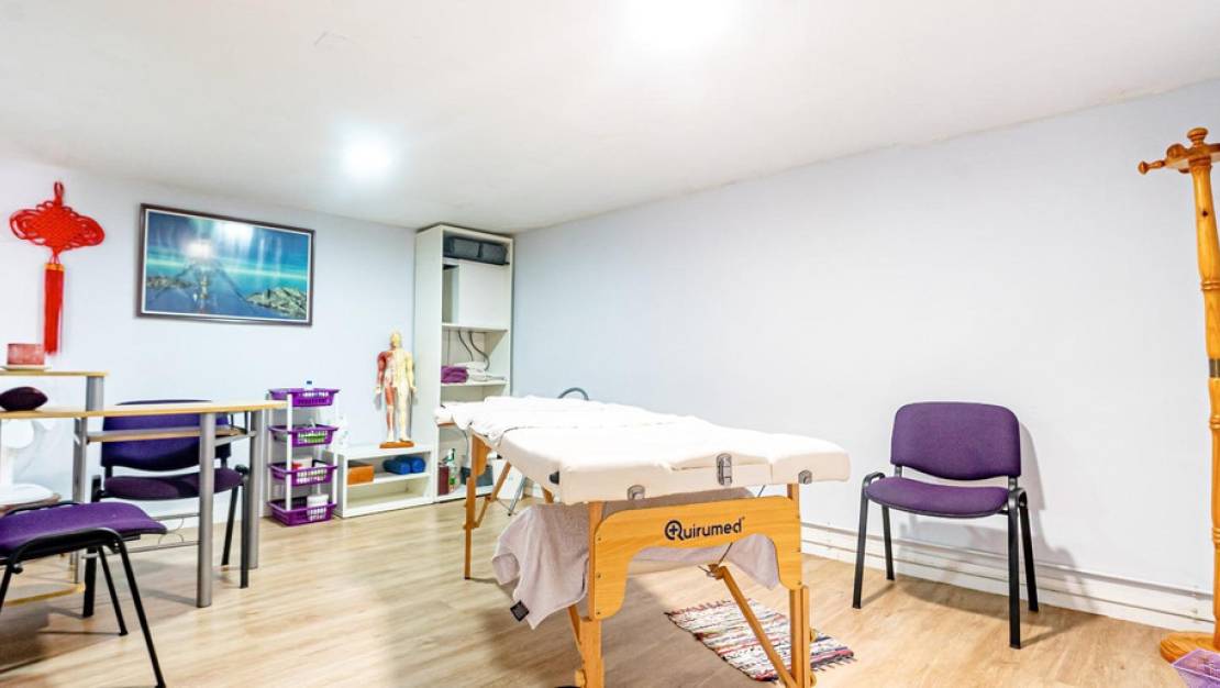 Sale - Commercial property - L'Alfás del Pi - L'Alfás del Pi Centro