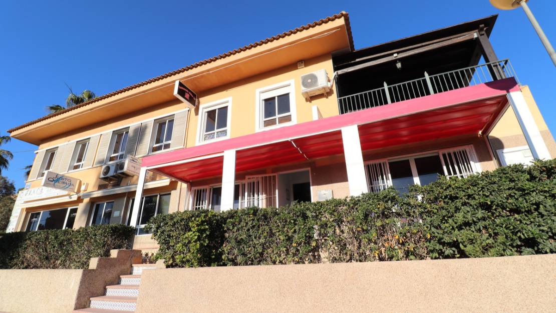 Sale - Commercial property - Los Montesinos - La Marquesa