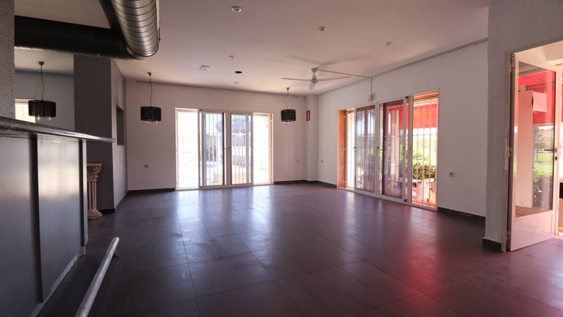 Sale - Commercial property - Los Montesinos - La Marquesa