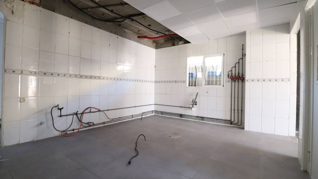 Sale - Commercial property - Los Montesinos - La Marquesa