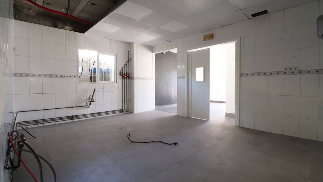 Sale - Commercial property - Los Montesinos - La Marquesa