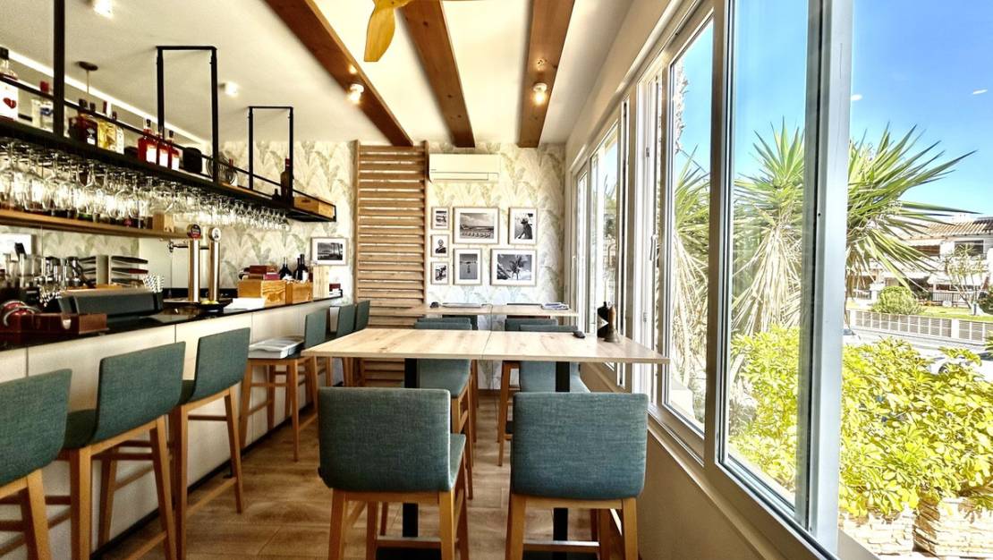 Sale - Commercial property - Orihuela - Cabo Roig